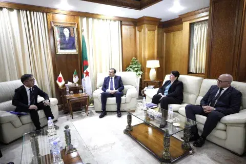 عرقاب يستعرض مع سفير اليابان سبل تعزيز علاقات التعاون في قطاعات الطاقة والمناجم والطاقات المتجددة