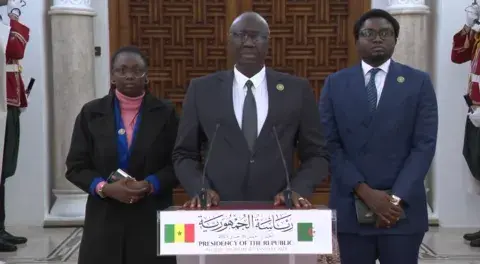 الجزائر والسنغال تعملان على تعزيز العلاقات الثنائية 