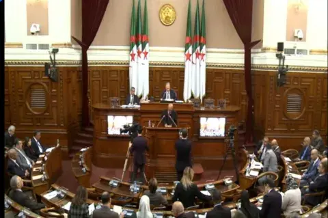 مجلس الأمة: وزيرة البيئة تعرض قانون تسيير النفايات الجديد