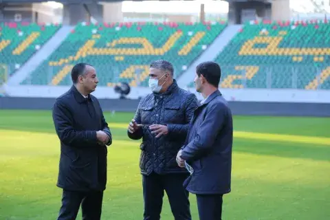 وزيرا السكن و الرياضة يقومان بزيارة معاينة لملعب الشهيد “علي عمار” بالدويرة