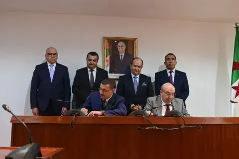 توقيع اتفاقية بين صيدال ومحافظة الطاقة الذرية