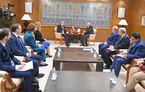 وزير الخارجية يستقبل كاتب الدولة لدى وزارة الشؤون الخارجية والأوروبية لجمهورية سلوفينيا