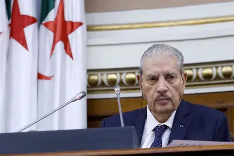 رئيس مجلس الأمة: فرنسا مدعوة إلى تحمل مسؤوليتها الكاملة في ازالة نفايات  التفجيرات النووية في صحراء الجزائر إبان الفترة الاستعمارية