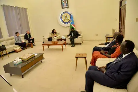 سلمة بختة منصوري تحل بعاصمة جنوب السودان في زيارة رسمية