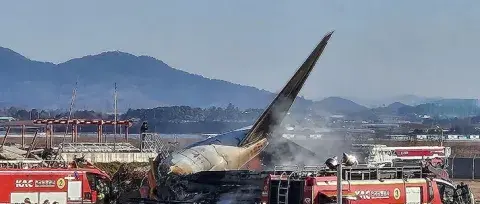 كوريا الجنوبية: ارتفاع حصيلة ضحايا تحطم طائرة إلى 176 وفاة